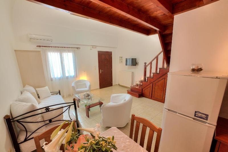 Studio with Partial Sea View - Split Level image 2