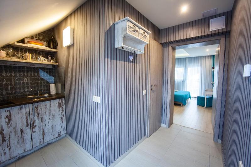 Studio Apartment with Balcony image 1