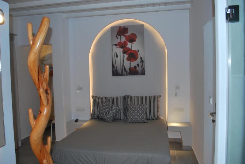 Superior Room with Partial Sea View image 3