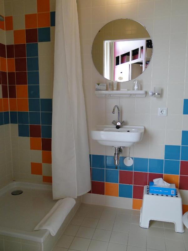 Twin Room image 2