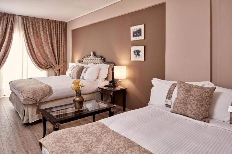 Junior Suite with Pool View image 1