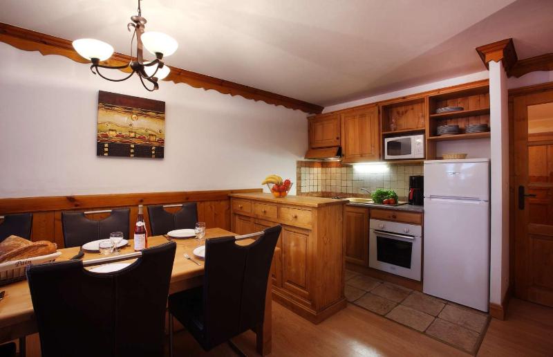 Three-Bedroom Apartment image 3