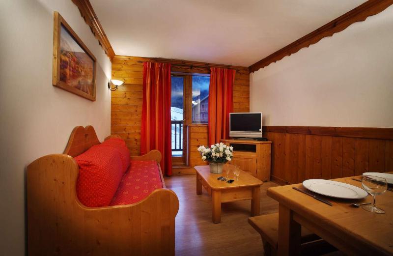 One-Bedroom Apartment image 3