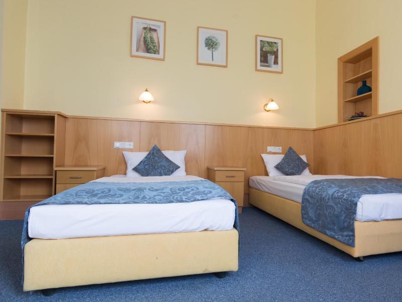Triple Room image 2