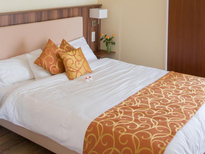 Double Room image 2
