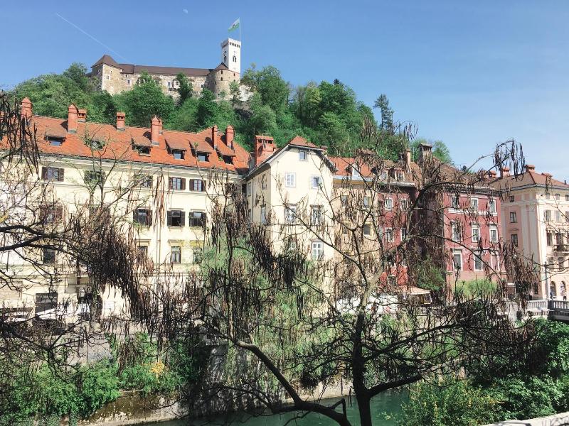 River and Castle View Apartment Rose Tour As Ljubljana - image 12