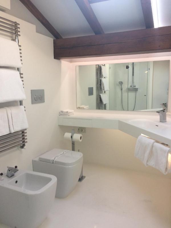 Superior Quadruple Room with Terrace and Arena view - Separate building image 3