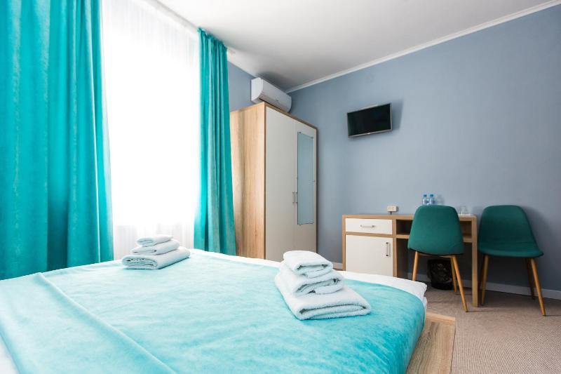 Standard Double Room image 2