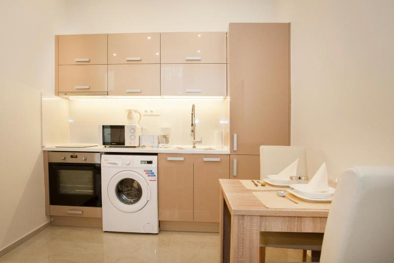 Roxana apartments - image 13