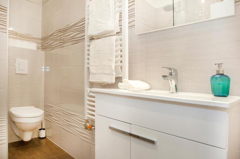 Roxana apartments - image 10