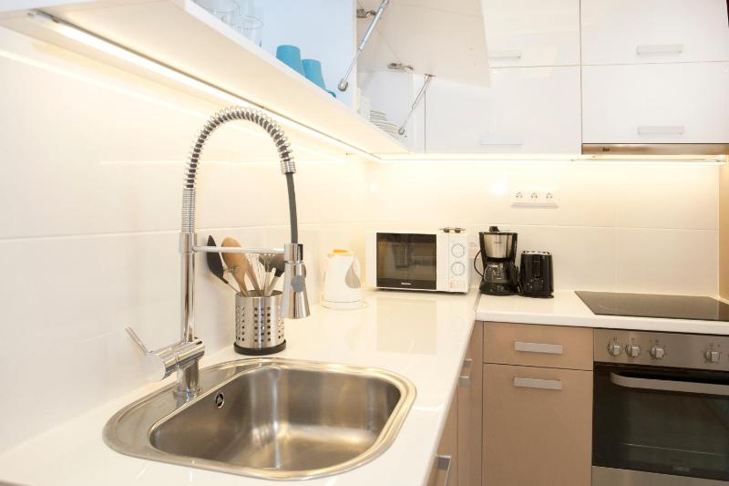 Roxana apartments - image 16