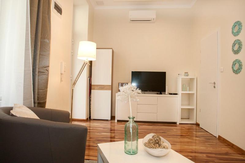 Roxana apartments - image 12