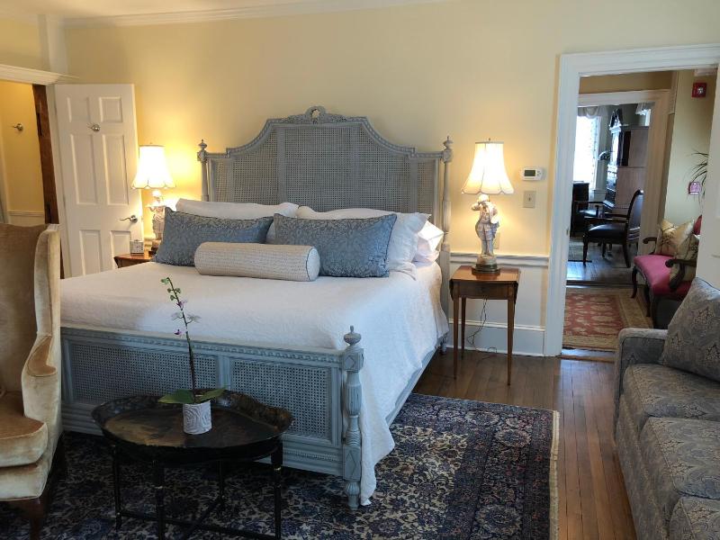 Adams Suite image 2