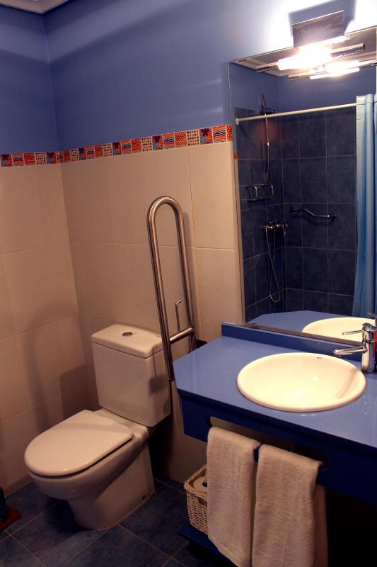 Three-Bedroom Apartment (6 Adults) image 3