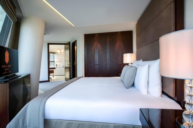 One-Bedroom Apartment image 3
