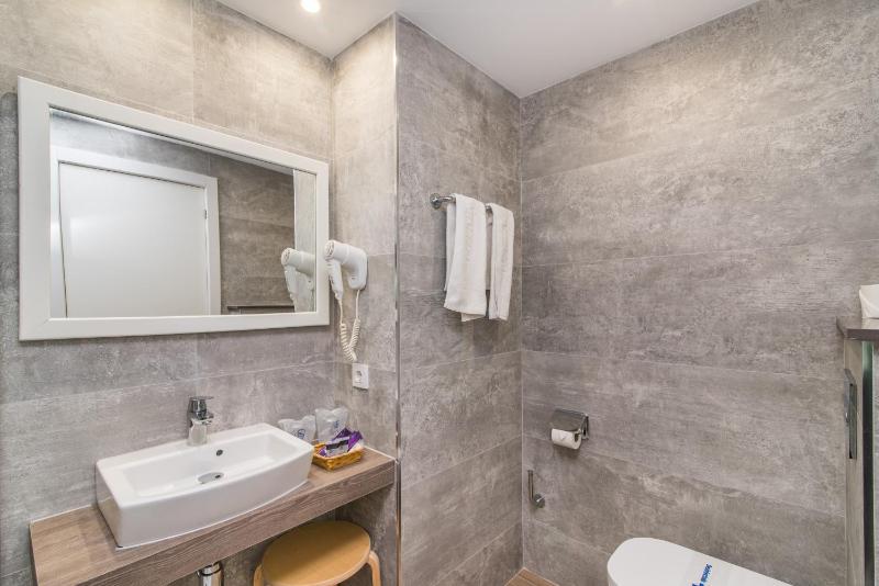 Single Room image 2