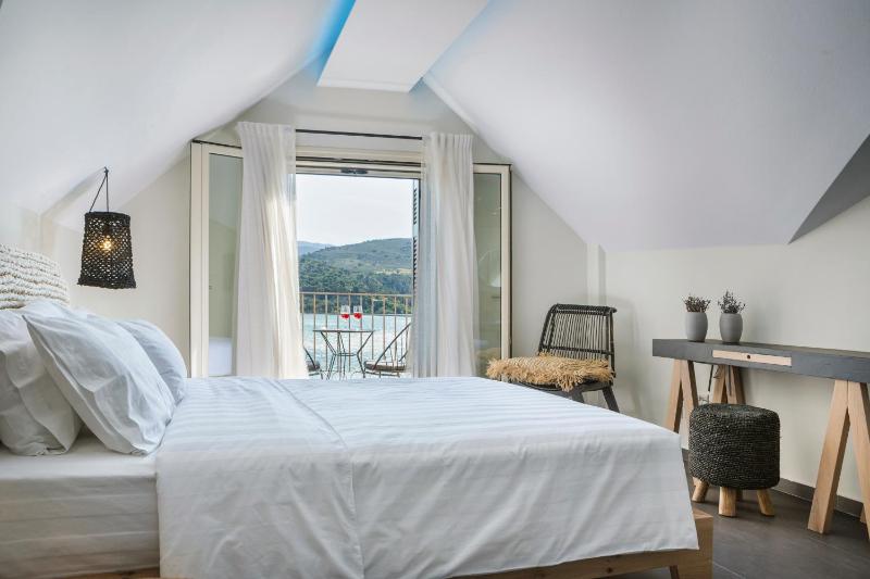 Argostoli Marina Suites - image 19