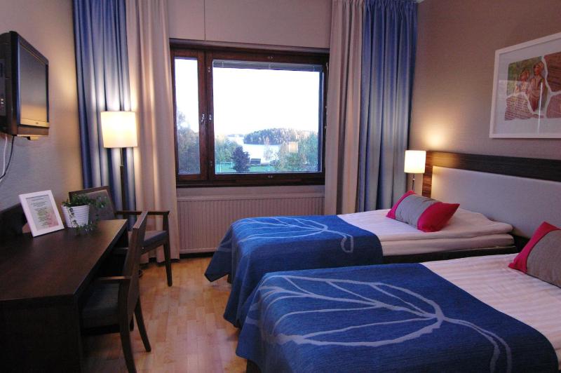 Twin Room image 3