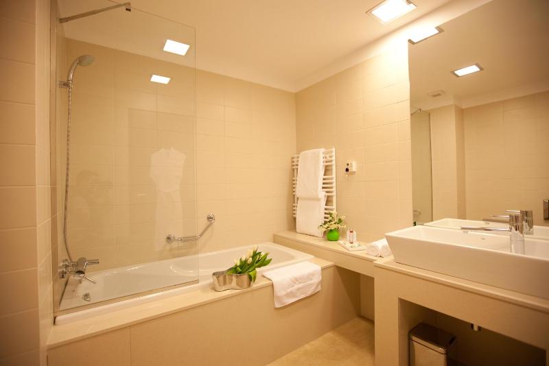 Executive Double Room image 3