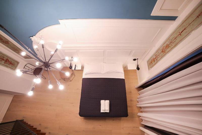 Superior Family Room image 2