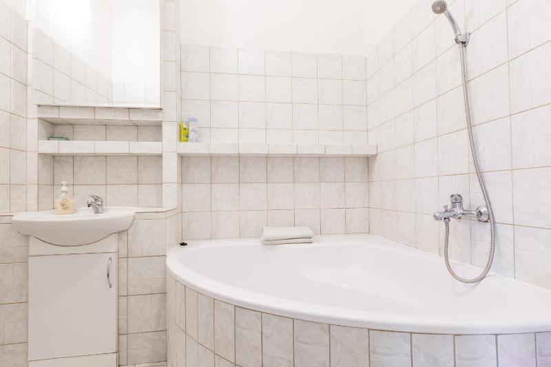 Apartment image 3