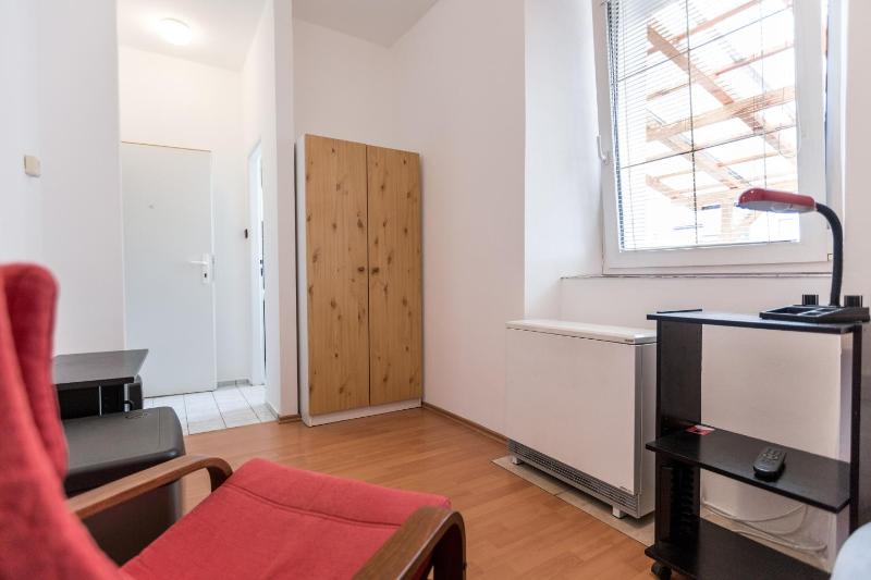 Single Room image 1