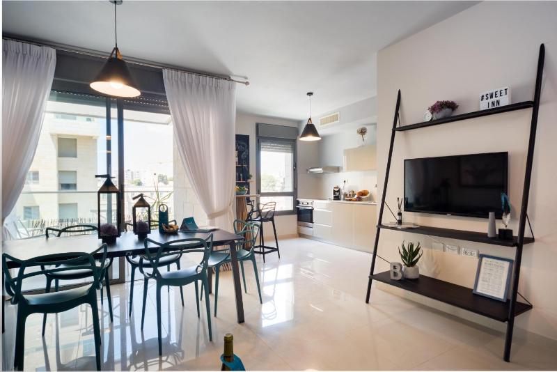 Luxury Apartment with balcony  image 2