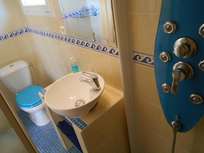 Double Room with Private Bathroom image 4