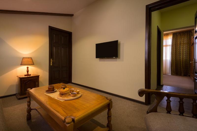 Family Room image 2