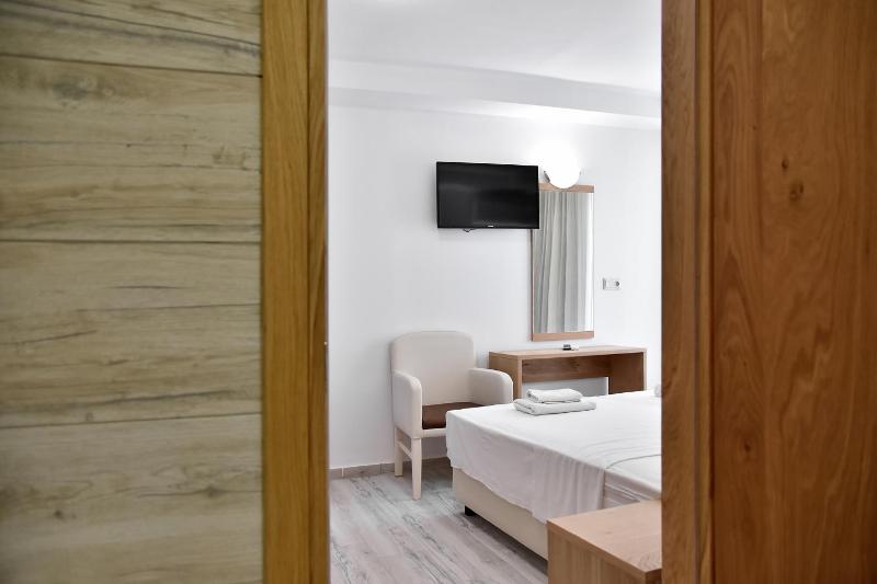 Artemis Hotel Apartments - image 14