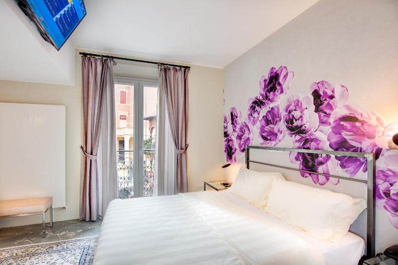 Junior Suite with Spa Access image 4