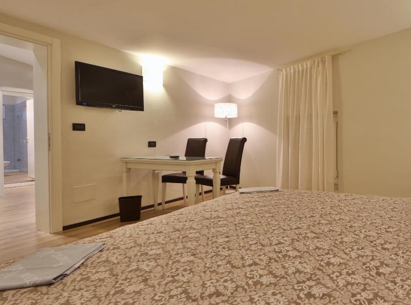 Family Room image 3