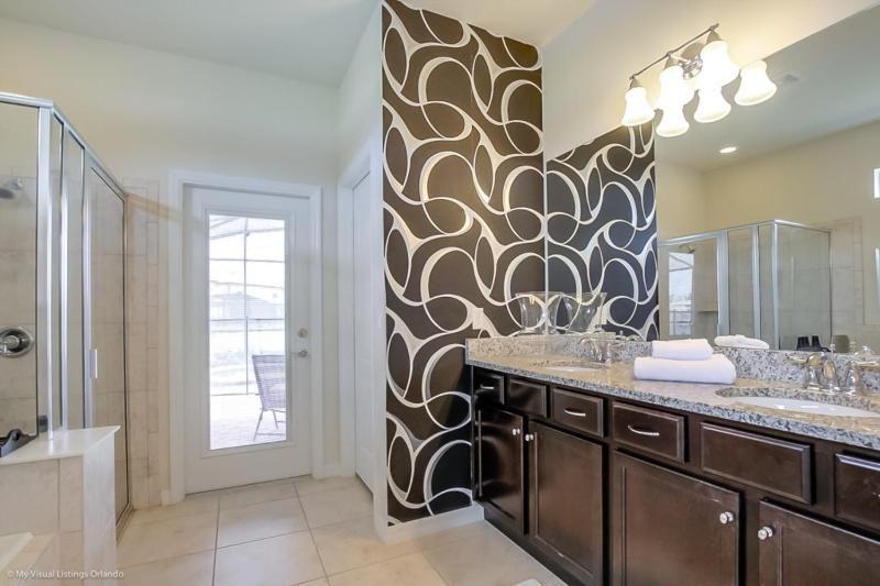 Eight-Bedroom Holiday Home image 3