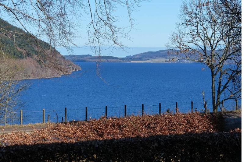 Double Room with Lake View image 3