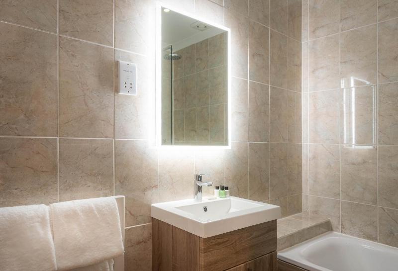 Standard Double or Twin Room with Sea View image 2