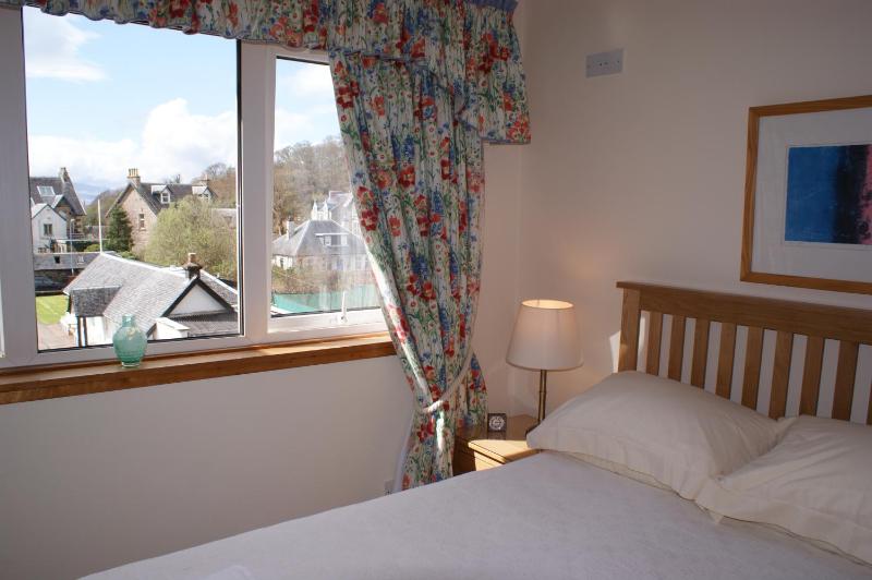 Standard Double Room image 3
