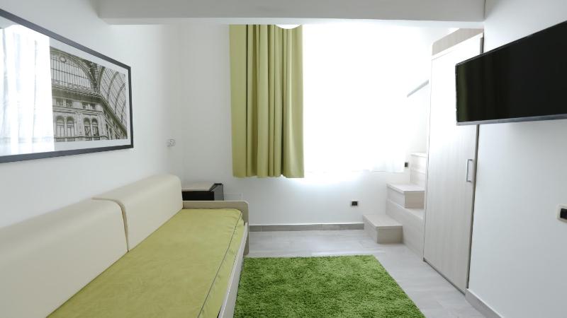 Budget Double or Twin Room - Split Level image 2