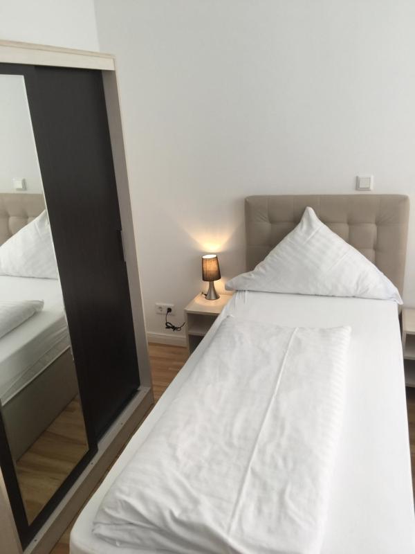 Single Room image 1