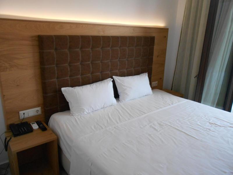 Artemis Hotel Apartments - image 32