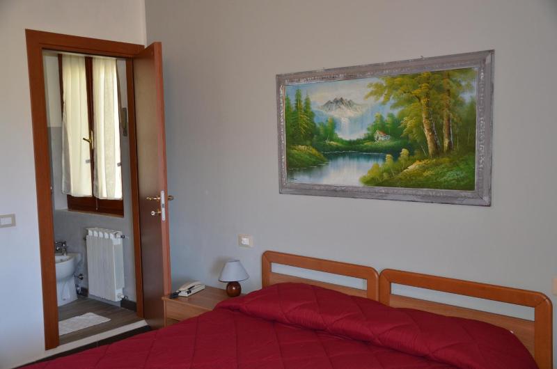 Double Room with Private Bathroom image 4