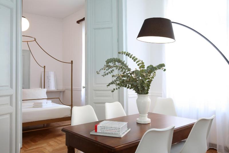 Deluxe Apartment image 2
