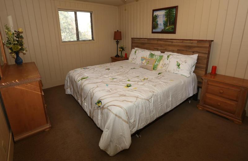 Three-Bedroom House image 4