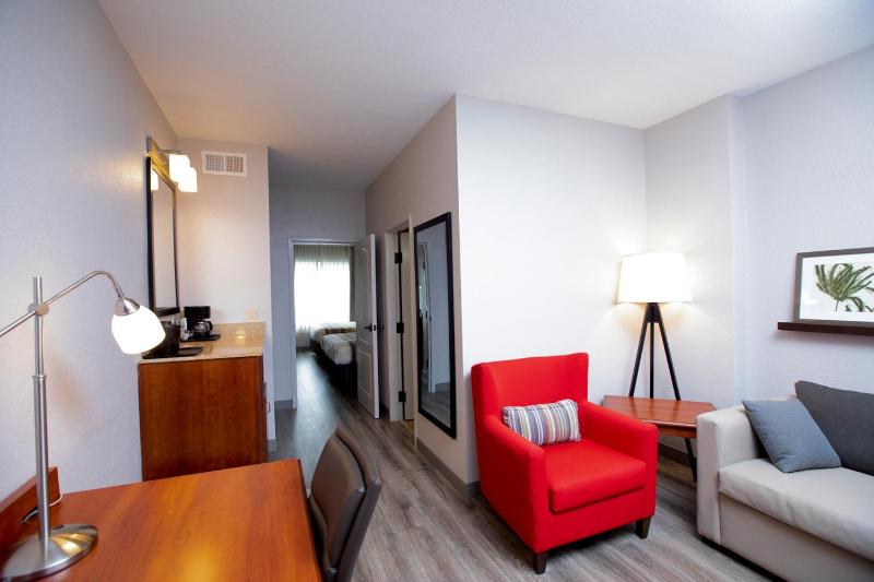 One-Bedroom Suite with Two Queen Beds - Non-Smoking image 2