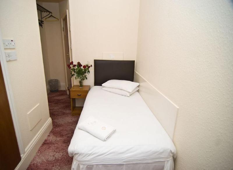 Single Room image 3