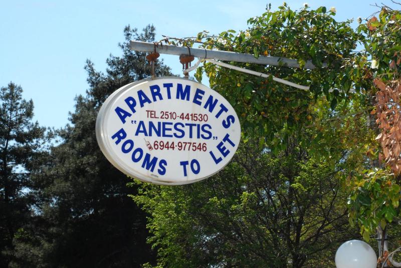 One-Bedroom Apartment image 1