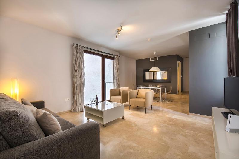 tuGuest Elvira Suites - image 11