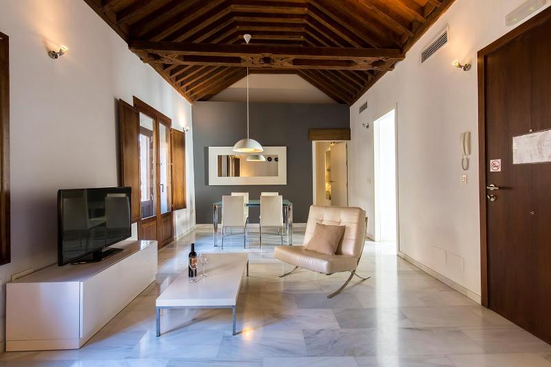 Superior One-Bedroom Apartment image 4