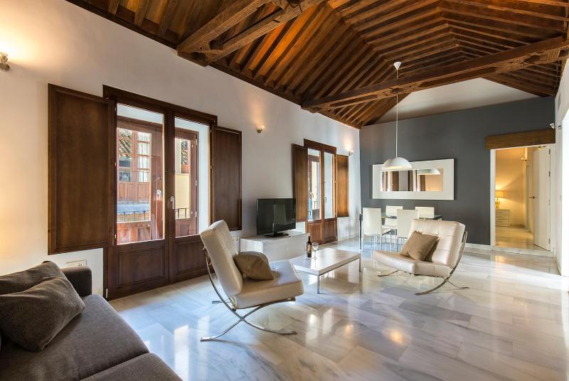 Superior One-Bedroom Apartment image 2