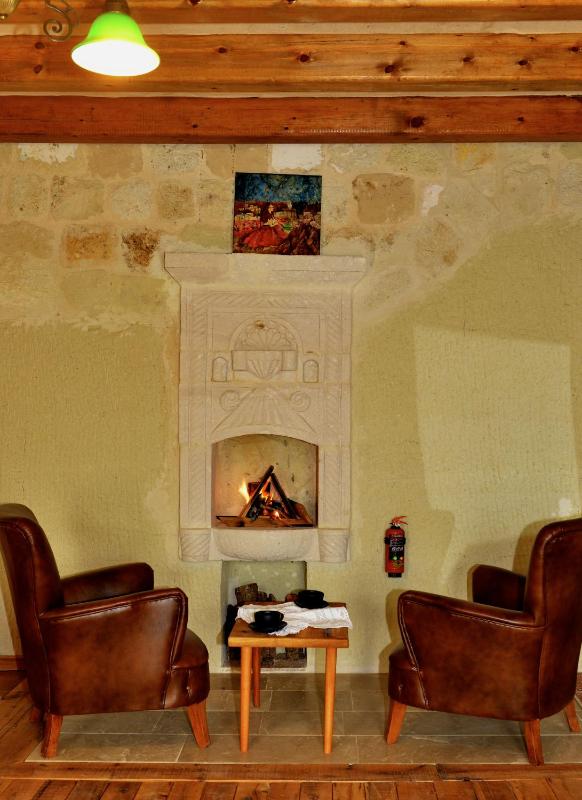 Superior Double or Twin Room with Mountain View image 3