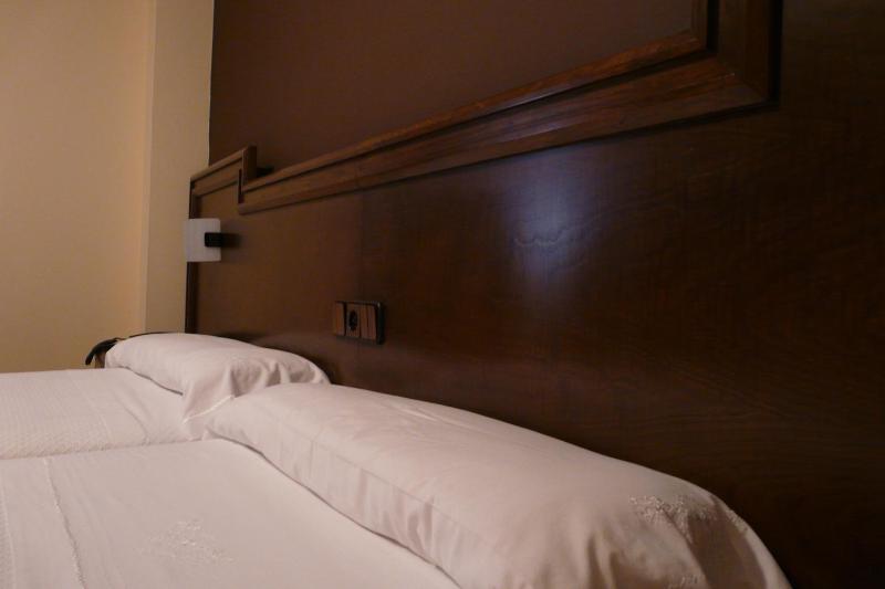 Standard Queen Room image 2